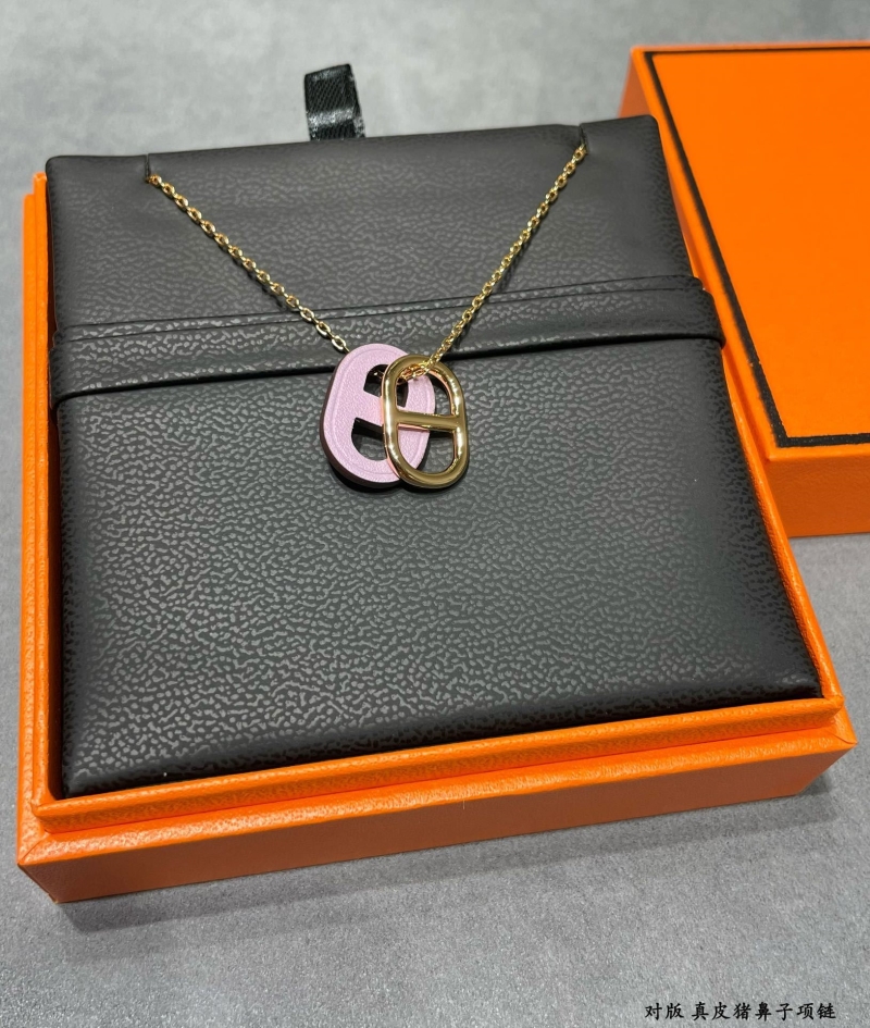 H**me5 necklaces